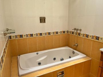 CASA EN VENTA EN TEJEDA EN EXCELENTES CONDICIONES