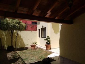 CASA EN VENTA EN TEJEDA EN EXCELENTES CONDICIONES