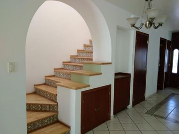 CASA EN VENTA EN TEJEDA EN EXCELENTES CONDICIONES