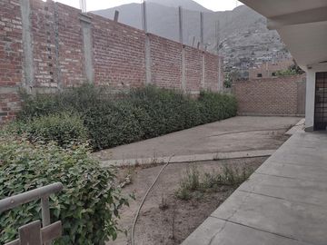 VENTA CASA SANTA EULALIA CONDOMINIO CERCA PLAZA PRINCIPAL 860 M2 185 MIL DOLARES