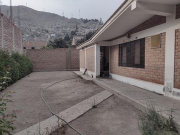 VENTA CASA SANTA EULALIA CONDOMINIO CERCA PLAZA PRINCIPAL 860 M2 185 MIL DOLARES