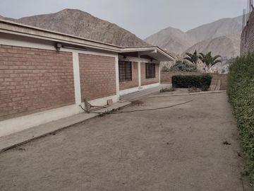 VENTA CASA SANTA EULALIA CONDOMINIO CERCA PLAZA PRINCIPAL 860 M2 185 MIL DOLARES