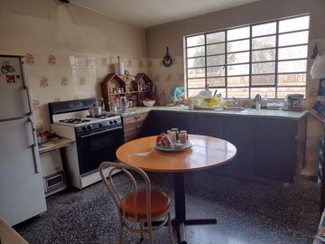 VENTA CASA SANTA EULALIA CONDOMINIO CERCA PLAZA PRINCIPAL 860 M2 185 MIL DOLARES