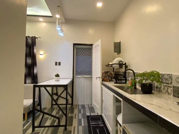 INCOME GENERATING VILLA, 1 MIN. TO TAGAYTAY