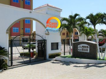 Casa de Venta en Playas, Ciudadela Cerrada con Salida Al Mar