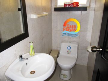 Casa de Venta en Playas, Ciudadela Cerrada con Salida Al Mar