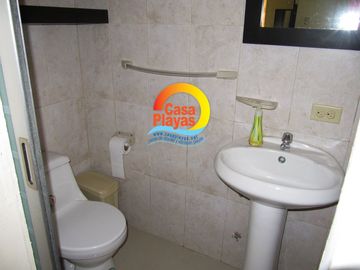 Casa de Venta en Playas, Ciudadela Cerrada con Salida Al Mar