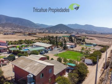 Centro de eventos 5.000 m2, a 25 minutos de La Serena. $340 millones
