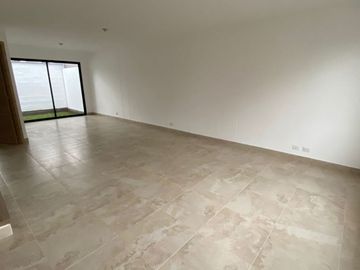 VENDO HERMOSA CASA PARA ESTRENAR - VALLE DE LOS CHILLOS