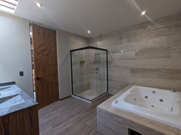 Se Vende Casa en Paseo Altozano, Avenida Montaña Monarca, Morelia, Michoacán, México