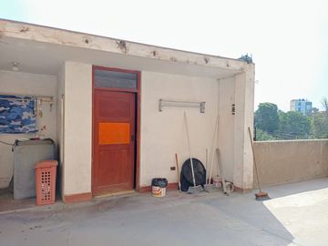 SE VENDE CASA EN LA URBANIZACION PALAO - SMP - AT: 211M2