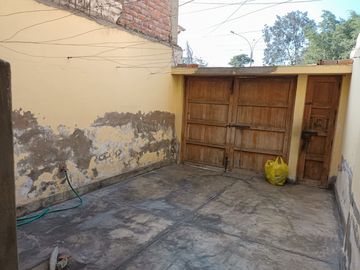 SE VENDE CASA EN LA URBANIZACION PALAO - SMP - AT: 211M2