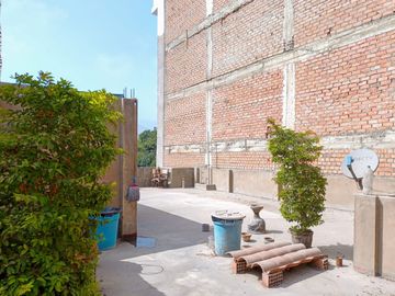 SE VENDE CASA EN LA URBANIZACION PALAO - SMP - AT: 211M2