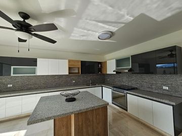 Casa sola  con alberca  a 15 minutos de Cuernavaca en Xochitepec Morelos