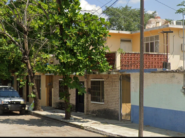 CASA EN VENTA DE RECUPERACION DE CARTERA, Alejandro Prieto, Zona Centro, Cdad. Mante, Tamps.