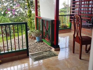 VENTA DE AMPLIA CASA CON ESPECTACULAR VISTA EN CAJAMARCA VALLE