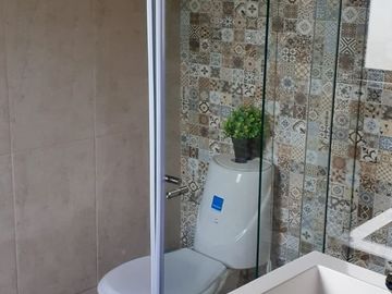 VENTA DE AMPLIA CASA CON ESPECTACULAR VISTA EN CAJAMARCA VALLE