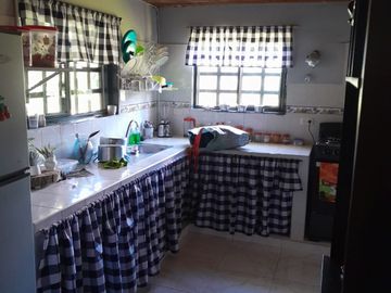 VENTA DE AMPLIA CASA CON ESPECTACULAR VISTA EN CAJAMARCA VALLE