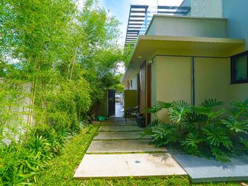 MANILA SOUTHWOODS RESIDENTIAL ESTATE 4BR HOUSE FOR SALE - CARMONA CAVITE