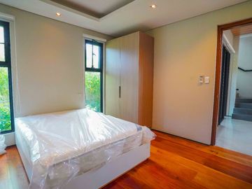 MANILA SOUTHWOODS RESIDENTIAL ESTATE 4BR HOUSE FOR SALE - CARMONA CAVITE