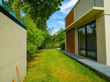 MANILA SOUTHWOODS RESIDENTIAL ESTATE 4BR HOUSE FOR SALE - CARMONA CAVITE