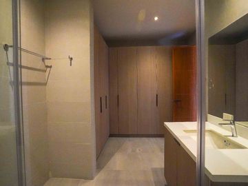 MANILA SOUTHWOODS RESIDENTIAL ESTATE 4BR HOUSE FOR SALE - CARMONA CAVITE