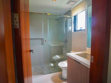 MANILA SOUTHWOODS RESIDENTIAL ESTATE 4BR HOUSE FOR SALE - CARMONA CAVITE