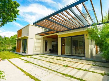 MANILA SOUTHWOODS RESIDENTIAL ESTATE 4BR HOUSE FOR SALE - CARMONA CAVITE