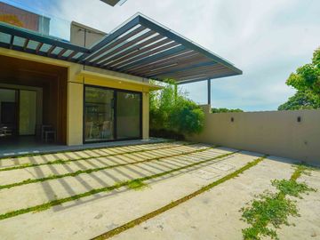 MANILA SOUTHWOODS RESIDENTIAL ESTATE 4BR HOUSE FOR SALE - CARMONA CAVITE