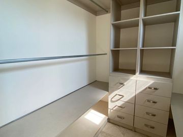 CASA EN VENTA EN RESIDENCIAL EL DORADO, SALIA A SILAO, PUERTO INTERIOR,FRACC. PRIVADO, EN LEÓN GTO
