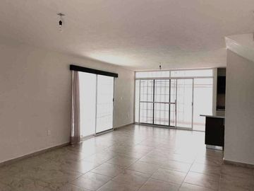 CASA EN VENTA EN RESIDENCIAL EL DORADO, SALIA A SILAO, PUERTO INTERIOR,FRACC. PRIVADO, EN LEÓN GTO