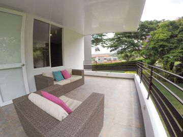 VENTA  CASA -  JAMUNDI - MODERNA