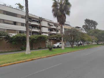 VENDO HERMOSO DEPARTAMENTO FLAT, VISTA A LA AV. PRECURSORES, SURCO
