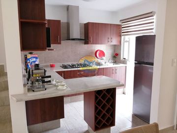 Casas con alberca y roof garden con recámara y baño completo