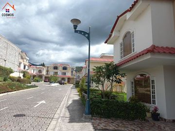 Casa de venta en Otavalo en Conjunto San Martin