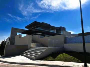 Casa en venta en privada cerrada en Zibata Queretaro