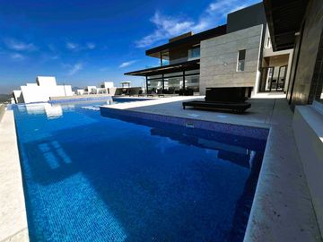 Casa en venta en privada cerrada en Zibata Queretaro