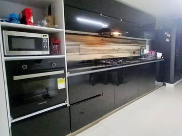 VENTA DE HERMOSA CASA LA FLORA