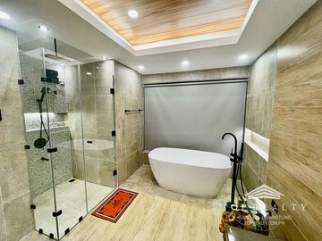 For sale: House in Tagaytay, Cavite with Swimming pool, 6 Bedroom 6BR Airbnb Ready!