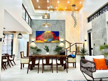 For sale: House in Tagaytay, Cavite with Swimming pool, 6 Bedroom 6BR Airbnb Ready!