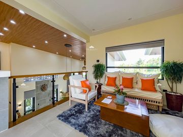 For sale: House in Tagaytay, Cavite with Swimming pool, 6 Bedroom 6BR Airbnb Ready!