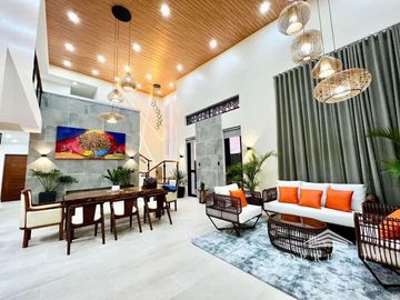 For sale: House in Tagaytay, Cavite with Swimming pool, 6 Bedroom 6BR Airbnb Ready!