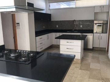 Casa con jardín, terraza, cuarto de servicio, venta, juriquilla, Queretaro