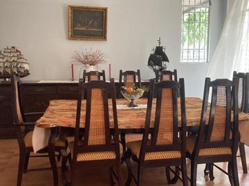 Venta de Amplia casa en Santa Cecilia de 2 plantas, ubicado en área segura con guardias - Excelente estado