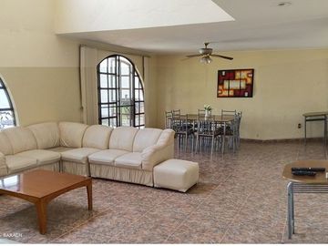 COMODA YFUNCIONAL CASA EN CLUB DE GOLF