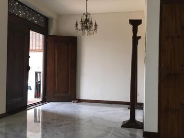 DISEWAKAN RUMAH (Siap Huni) DI  JL.KEMANG SELATAN JAKARTA SELATAN