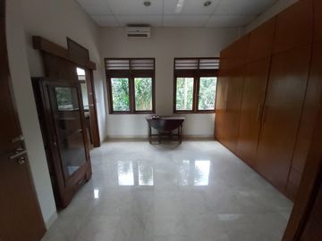DISEWAKAN RUMAH (Siap Huni) DI  JL.KEMANG SELATAN JAKARTA SELATAN