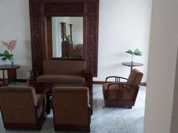 DISEWAKAN RUMAH (Siap Huni) DI  JL.KEMANG SELATAN JAKARTA SELATAN