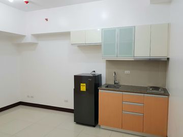 For Sale: Studio Condo in The Viceroy, McKinley, Taguig (12G)