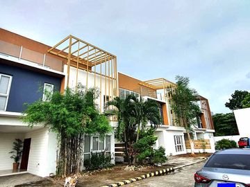 3 Car Garage House and Lot for sale Commonwealth Quezon City Townhouse Katipunan, Teachers Village, UP Diliman, Ateneo,  Miriam, City Hall, Philippine